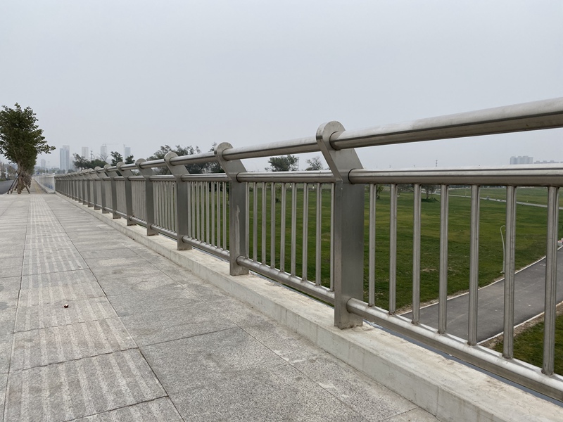 不銹鋼護(hù)欄的操作技術(shù)